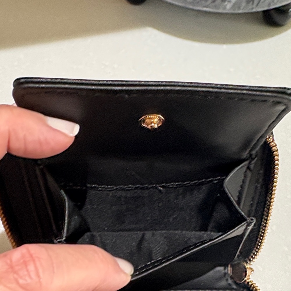 GUESS Black Embossed Wallet and Keychain Set - Picture 8 of 9